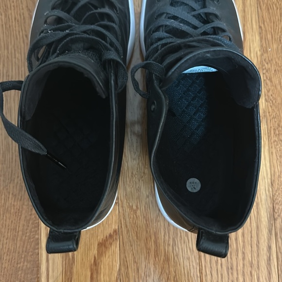 Converse - Picture 3 of 4